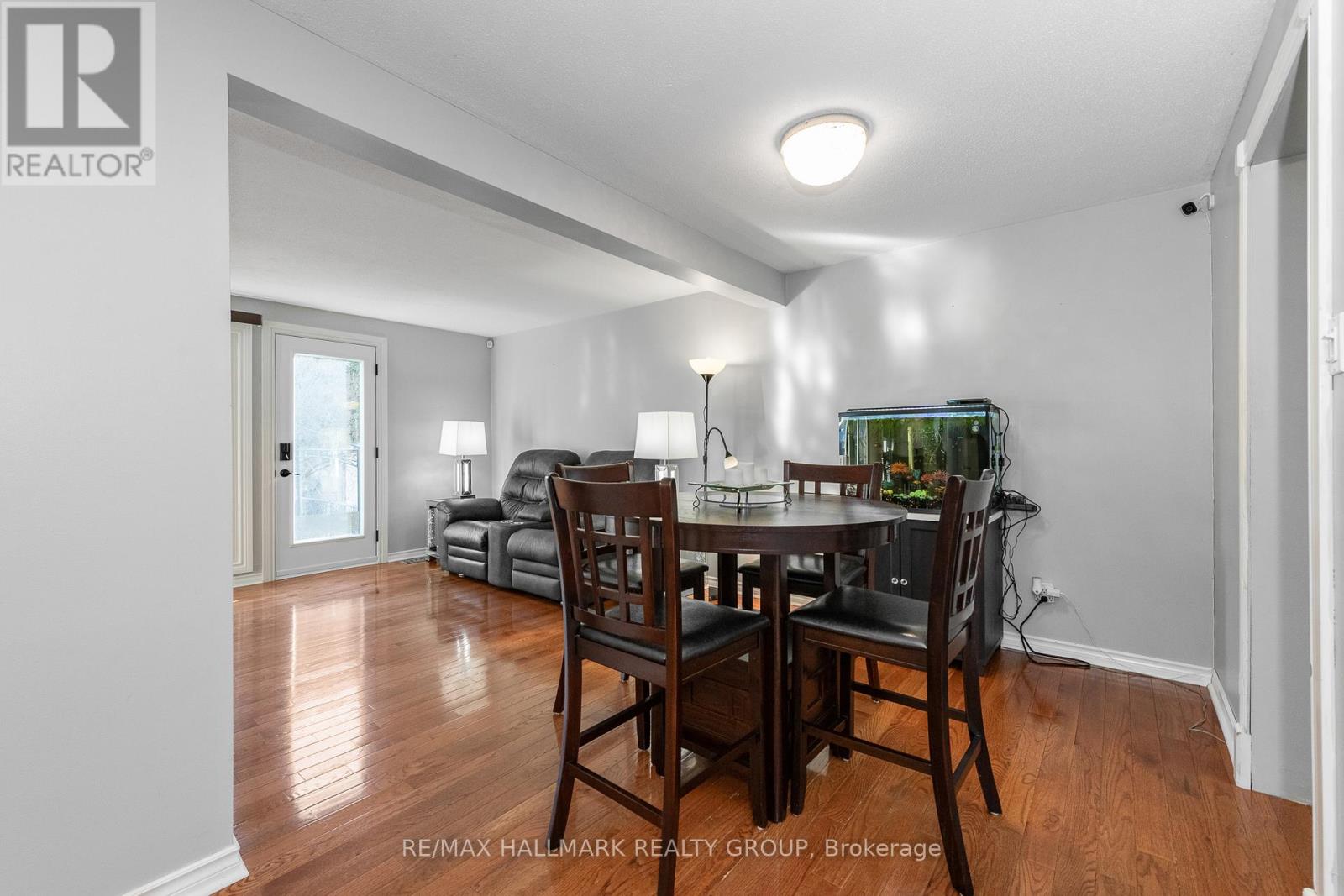 1803 Lamoureux Drive, Ottawa, Ontario  K1E 2H3 - Photo 14 - X12566434