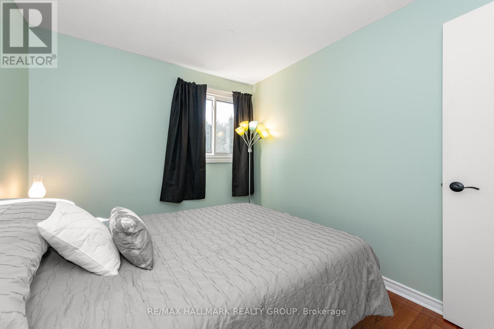 1803 Lamoureux Drive, Ottawa, Ontario  K1E 2H3 - Photo 25 - X12566434