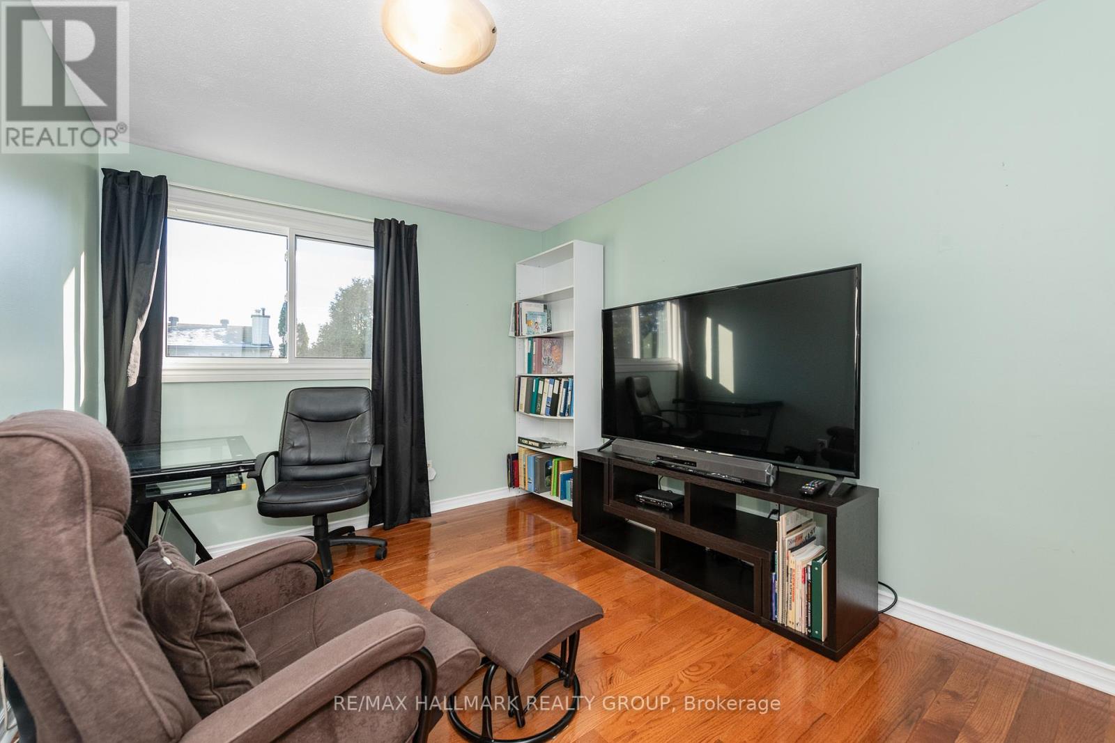 1803 Lamoureux Drive, Ottawa, Ontario  K1E 2H3 - Photo 27 - X12566434