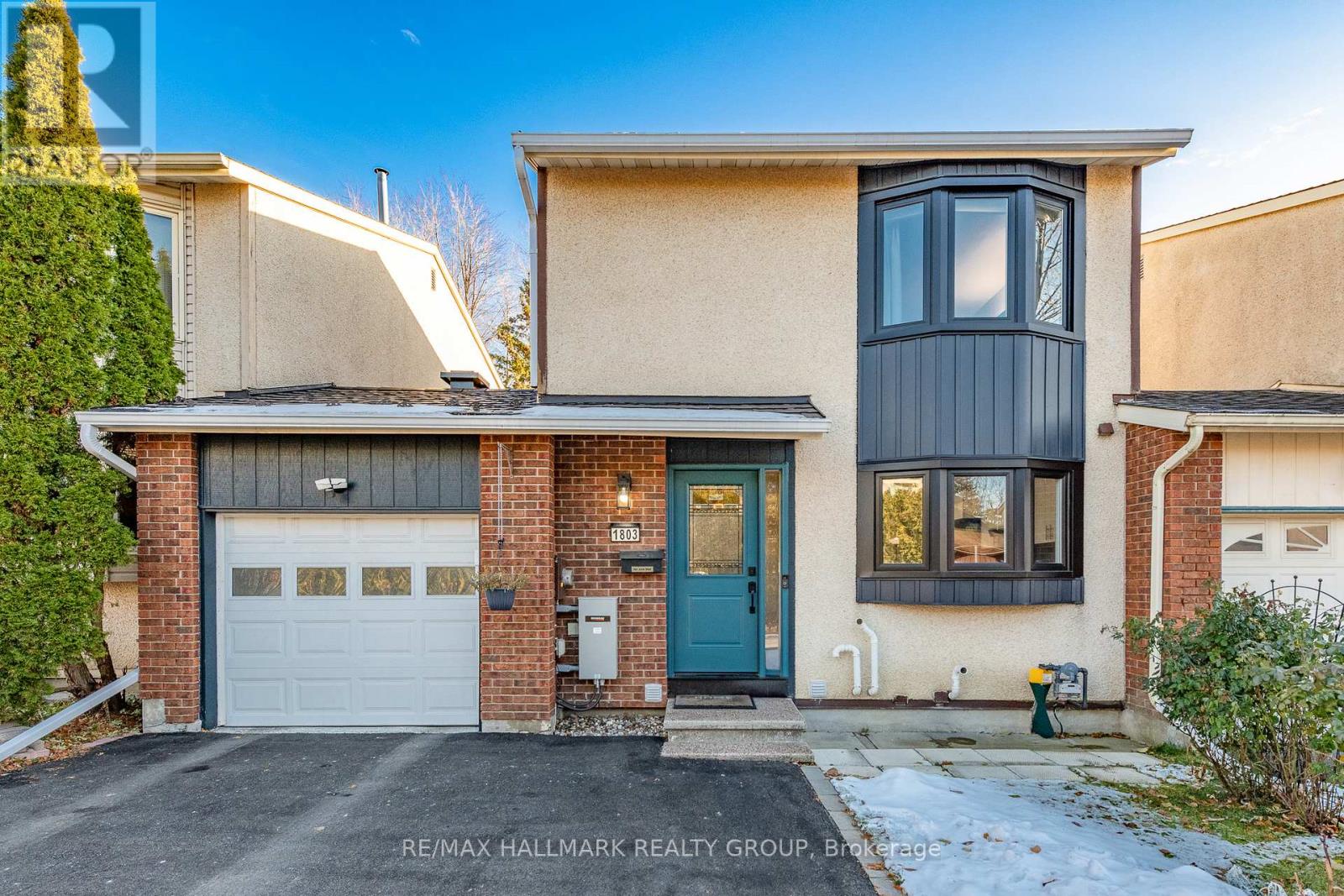 1803 Lamoureux Drive, Ottawa, Ontario  K1E 2H3 - Photo 3 - X12566434