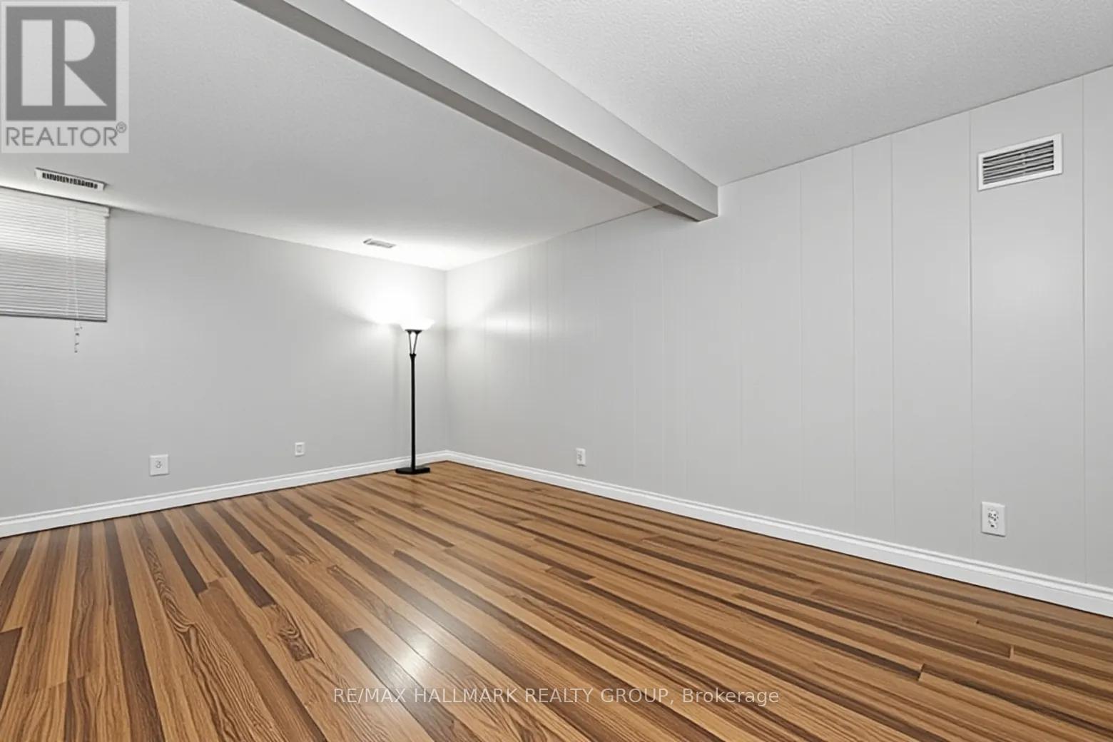 1803 Lamoureux Drive, Ottawa, Ontario  K1E 2H3 - Photo 31 - X12566434