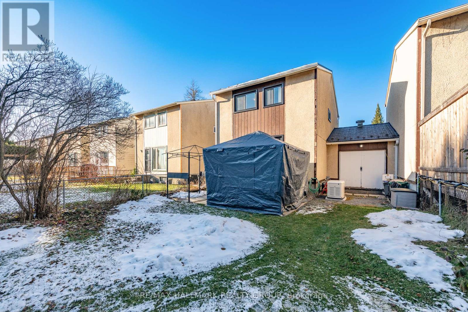 1803 Lamoureux Drive, Ottawa, Ontario  K1E 2H3 - Photo 34 - X12566434