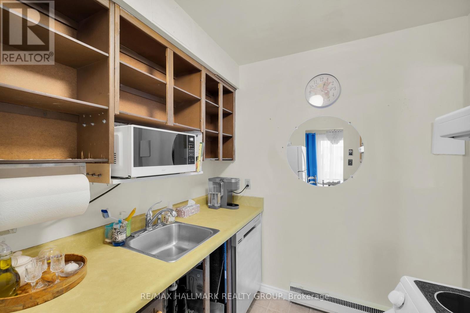 10 Black Forest Lane, Ottawa, Ontario  K2H 5C8 - Photo 19 - X12566520