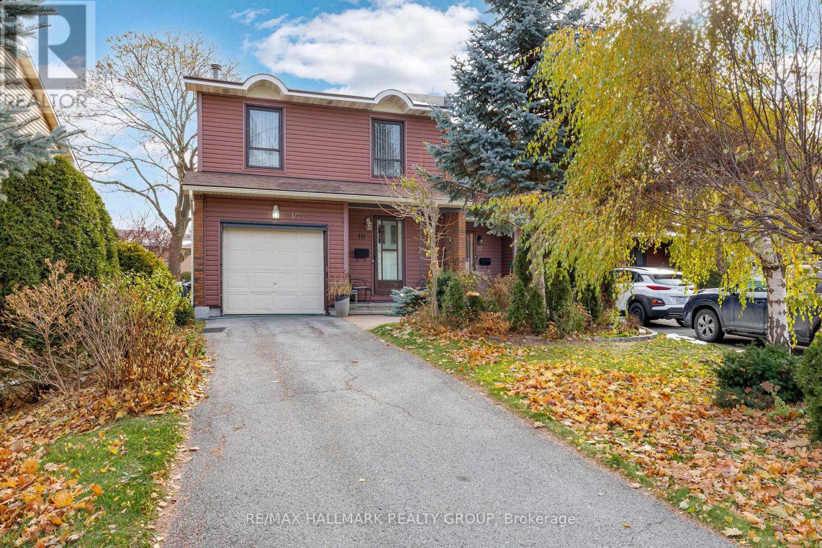 10 Black Forest Lane, Ottawa, Ontario  K2H 5C8 - Photo 2 - X12566520