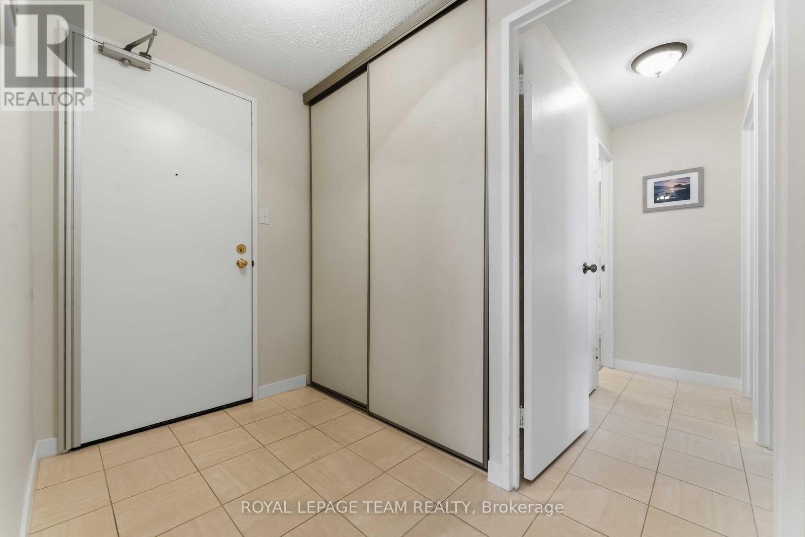 2106 - 1081 Ambleside Drive, Ottawa, Ontario  K2B 8C8 - Photo 6 - X12566654