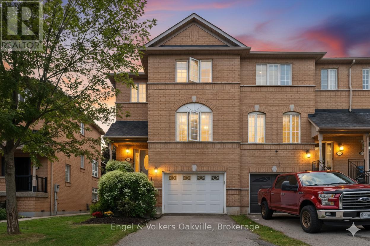 2561 GILL CRESCENT, Oakville, Ontario