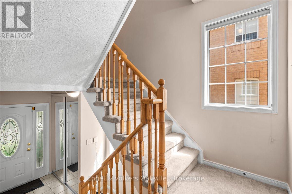 2561 Gill Crescent, Oakville, Ontario  L6H 6R8 - Photo 14 - W12566414