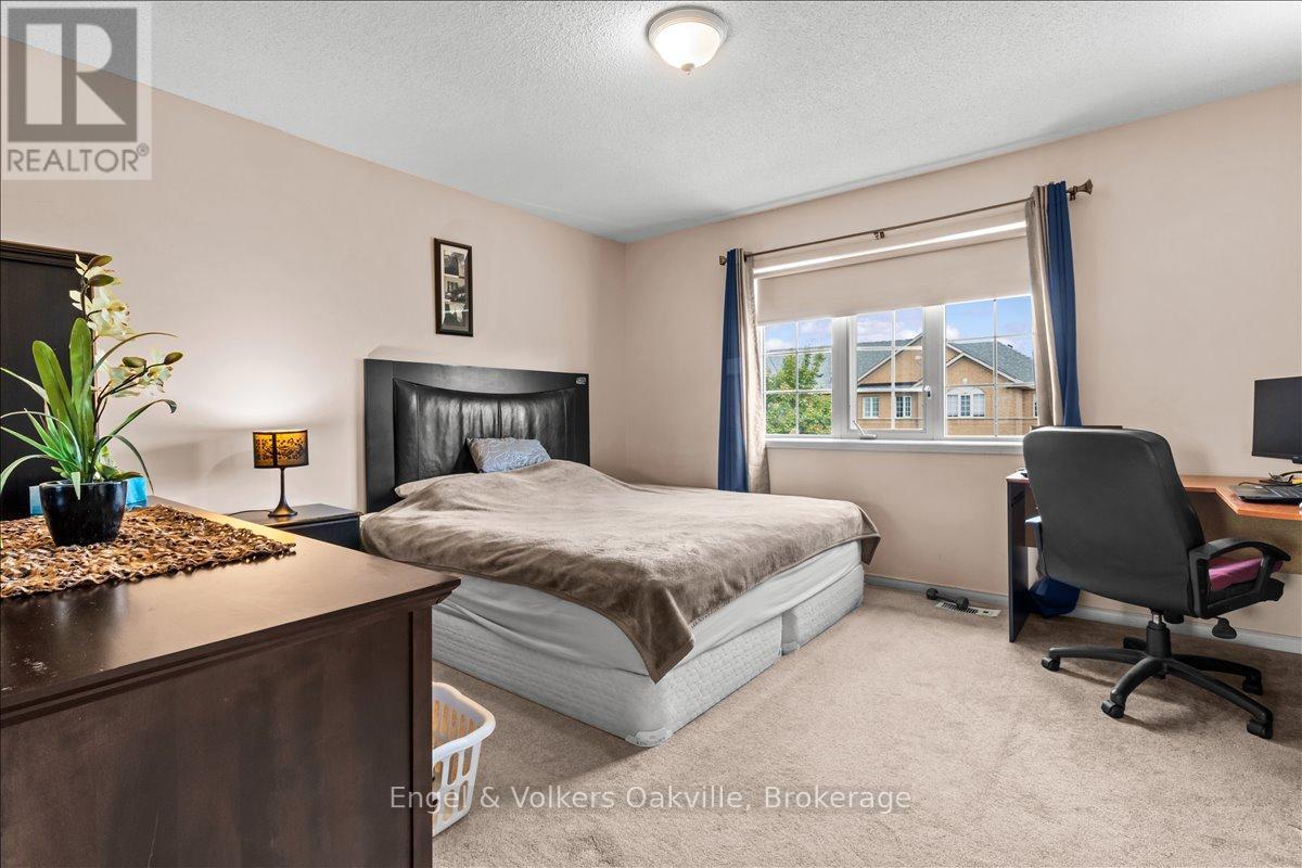 2561 Gill Crescent, Oakville, Ontario  L6H 6R8 - Photo 15 - W12566414