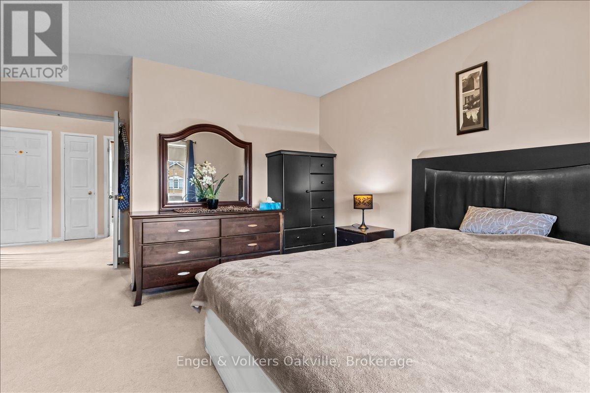 2561 Gill Crescent, Oakville, Ontario  L6H 6R8 - Photo 16 - W12566414