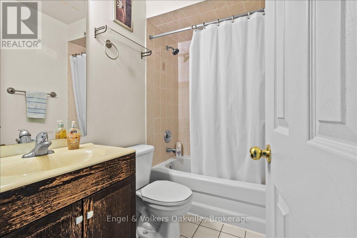 2561 Gill Crescent, Oakville, Ontario  L6H 6R8 - Photo 17 - W12566414