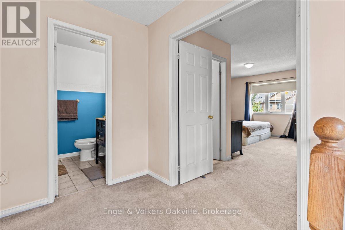 2561 Gill Crescent, Oakville, Ontario  L6H 6R8 - Photo 19 - W12566414