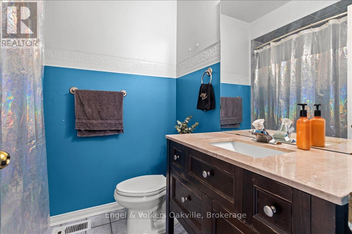 2561 Gill Crescent, Oakville, Ontario  L6H 6R8 - Photo 20 - W12566414