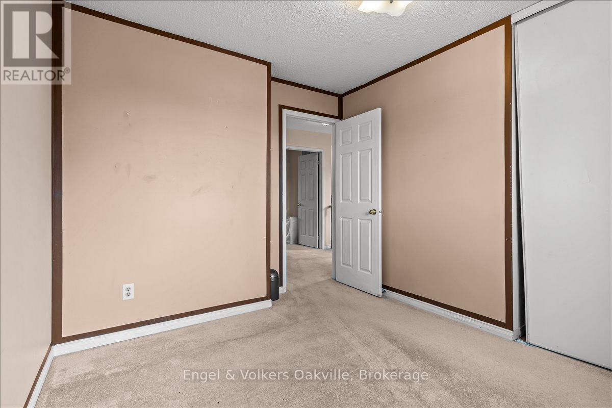 2561 Gill Crescent, Oakville, Ontario  L6H 6R8 - Photo 21 - W12566414