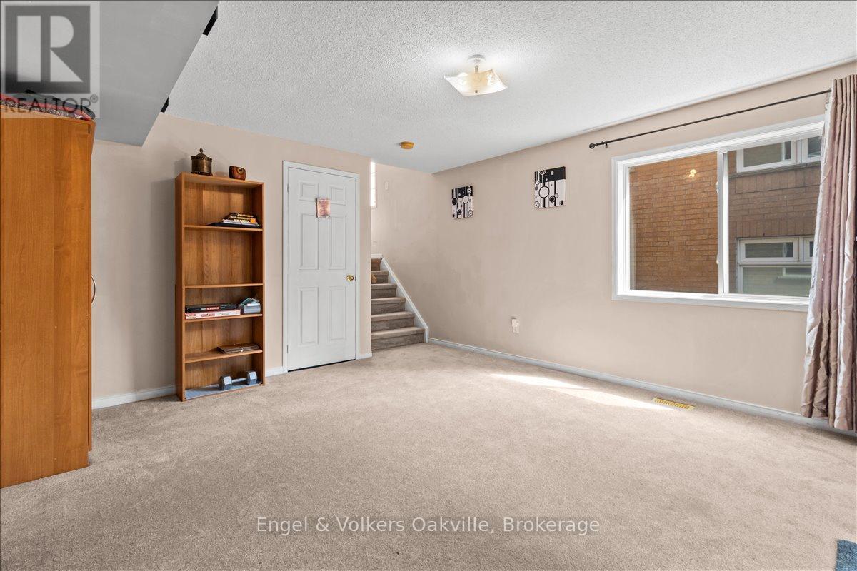 2561 Gill Crescent, Oakville, Ontario  L6H 6R8 - Photo 25 - W12566414