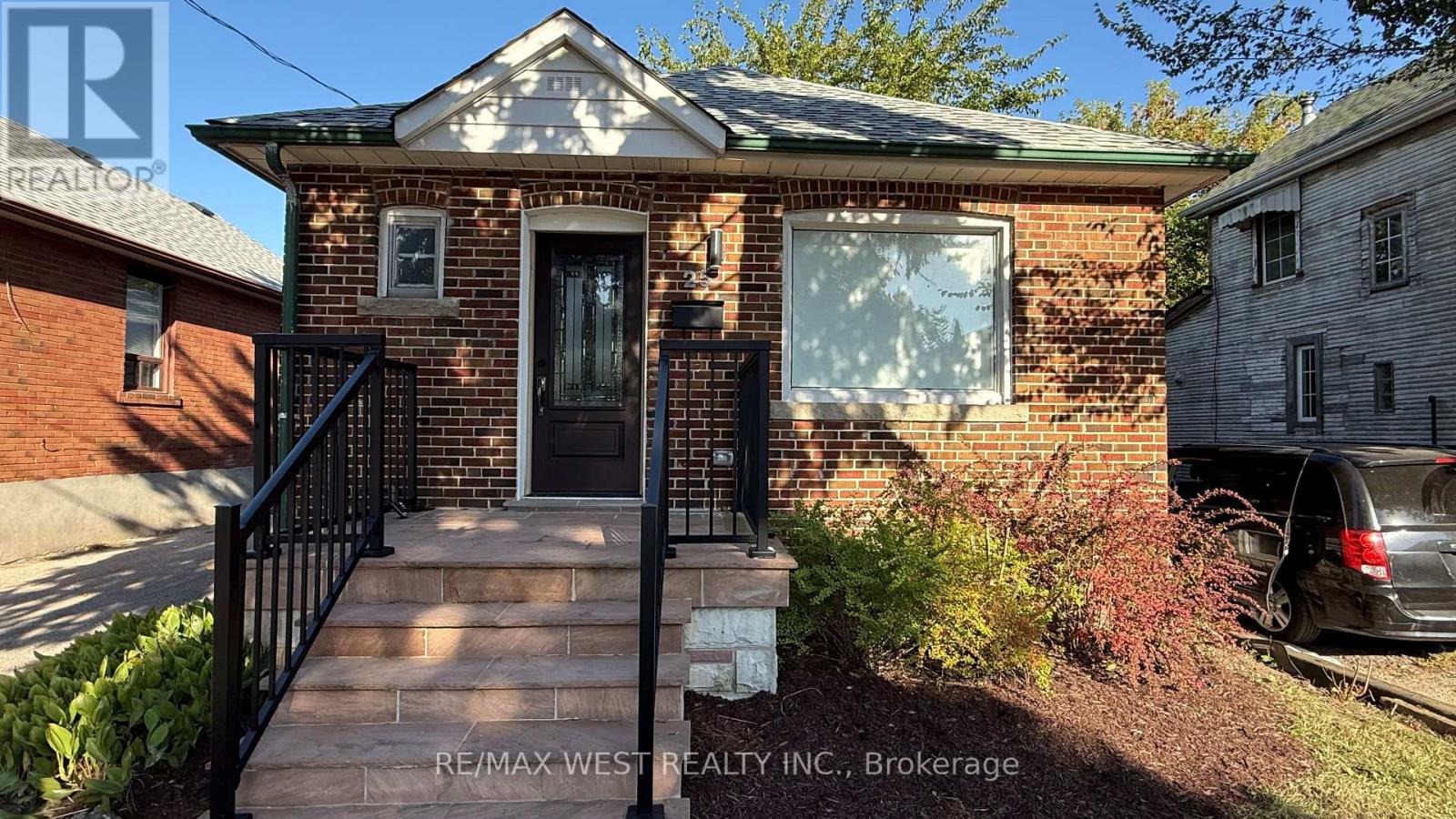 25 Sixteenth Street, Toronto, Ontario  M8V 3J7 - Photo 3 - W12542786