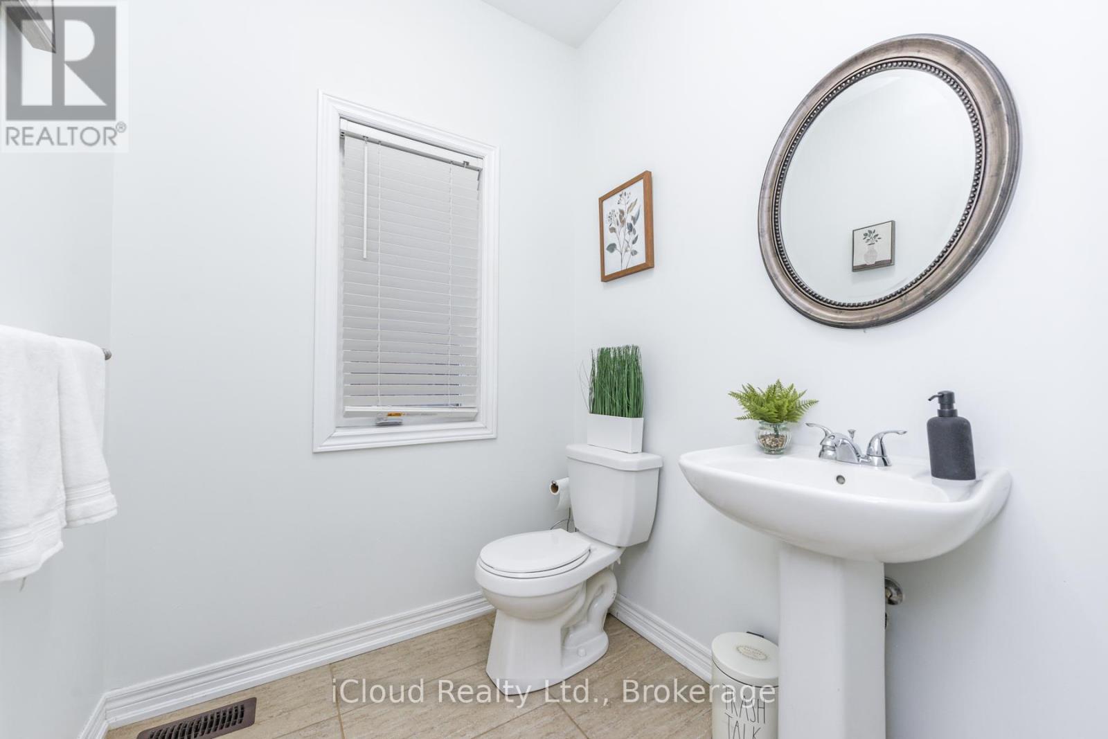 60 Valleyway Drive, Brampton, Ontario  L6X 5G1 - Photo 6 - W12565676