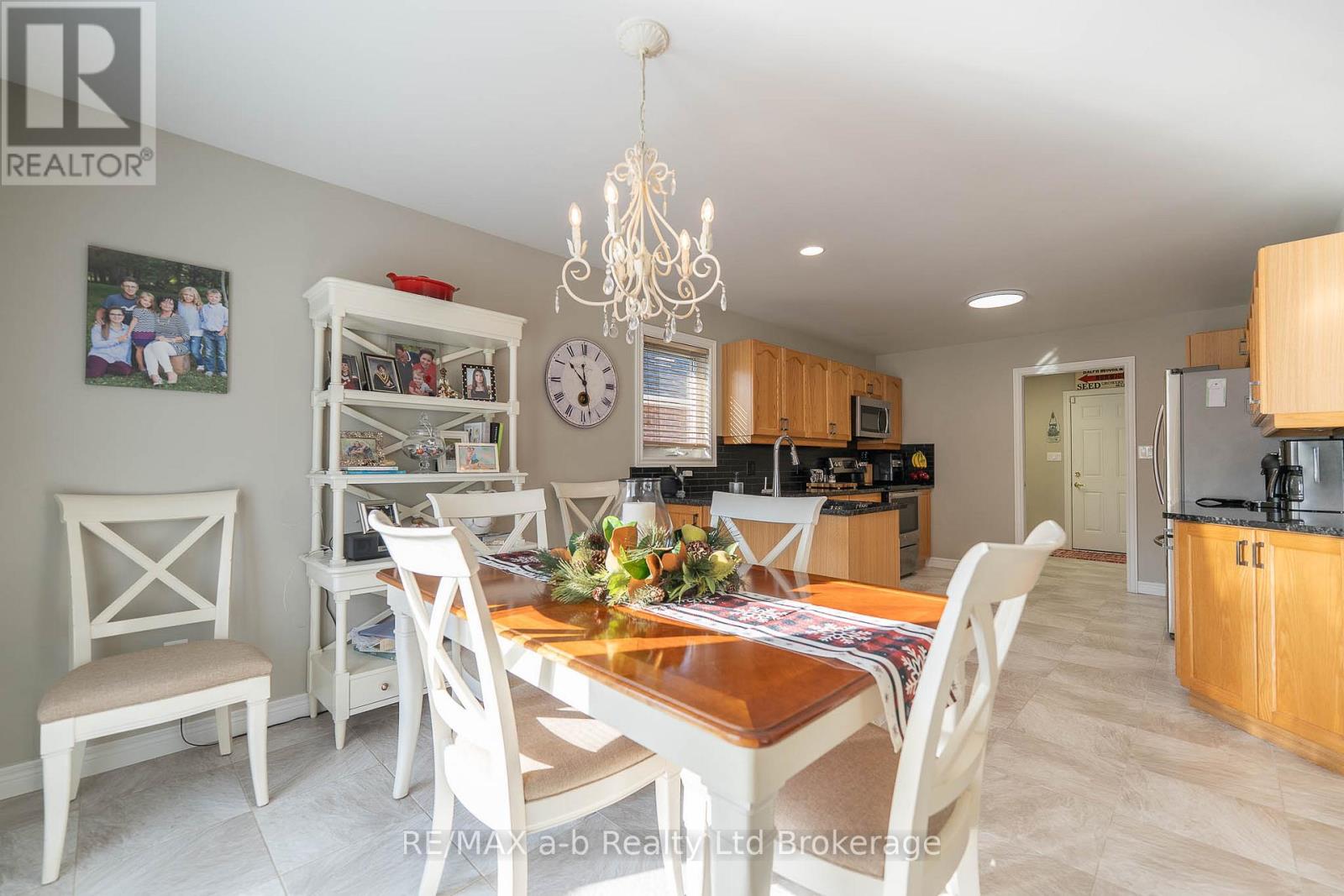 90 Weston Drive, Tillsonburg, Ontario  N4G 5W9 - Photo 14 - X12566574