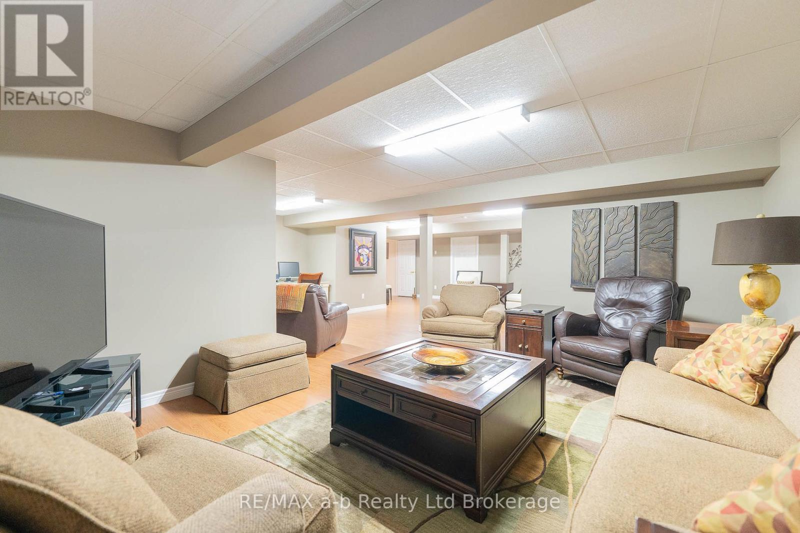 90 Weston Drive, Tillsonburg, Ontario  N4G 5W9 - Photo 28 - X12566574