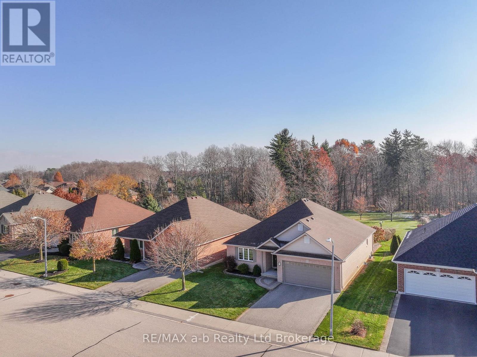 90 Weston Drive, Tillsonburg, Ontario  N4G 5W9 - Photo 40 - X12566574