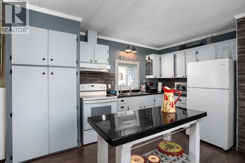 12, 4504 41 Street, Camrose, Alberta  T4V 4K5 - Photo 4 - A2271951