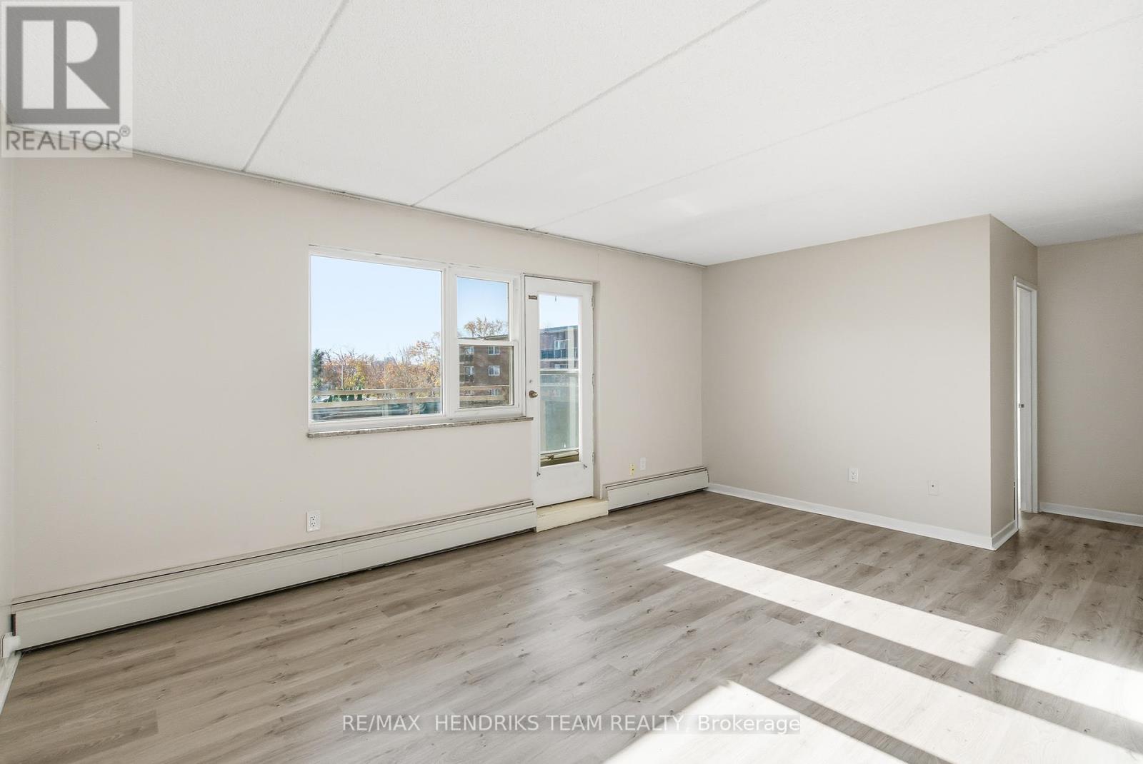 417 - 196 Scott Street, St. Catharines, Ontario  L2N 5T2 - Photo 10 - X12566534