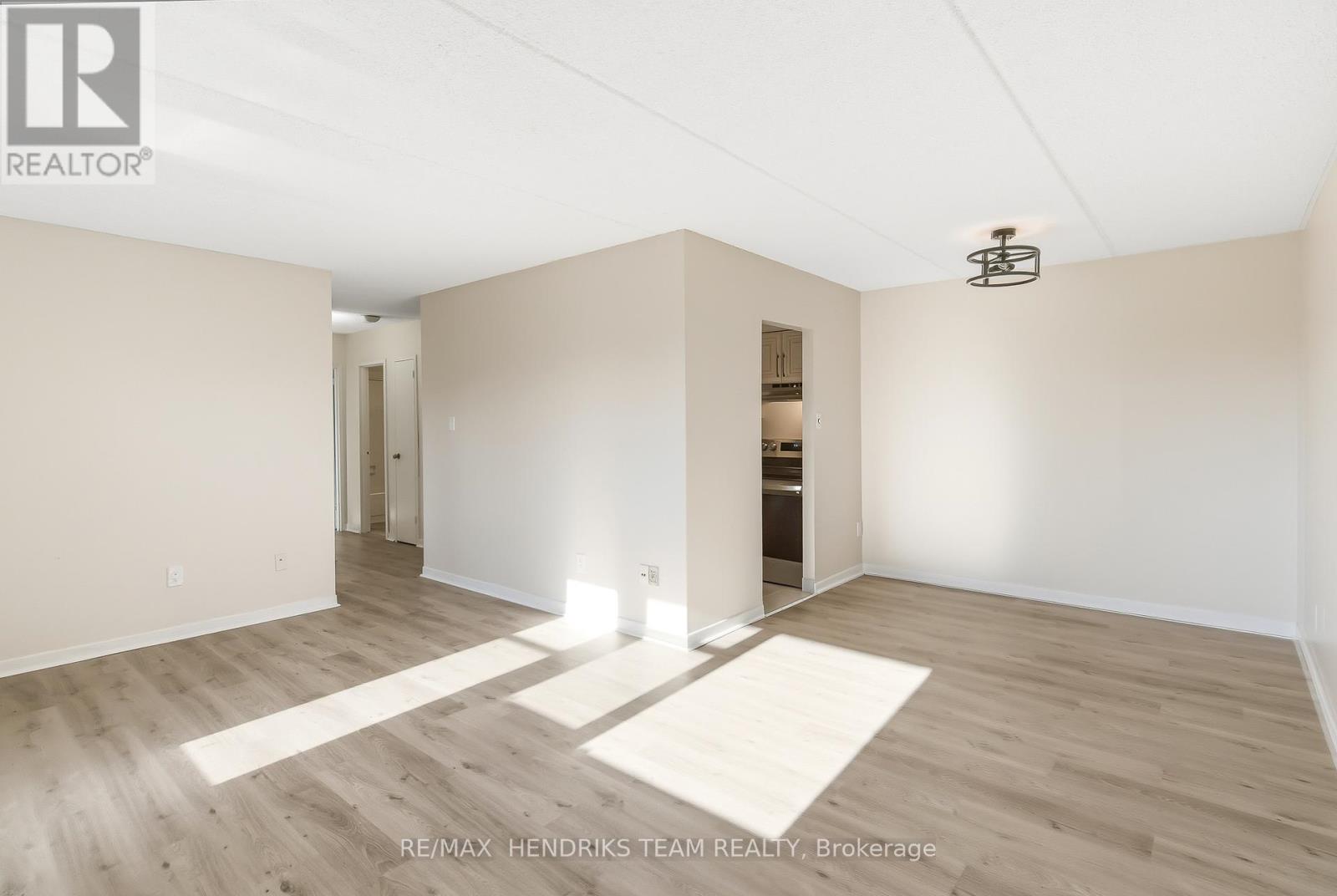 417 - 196 Scott Street, St. Catharines, Ontario  L2N 5T2 - Photo 11 - X12566534