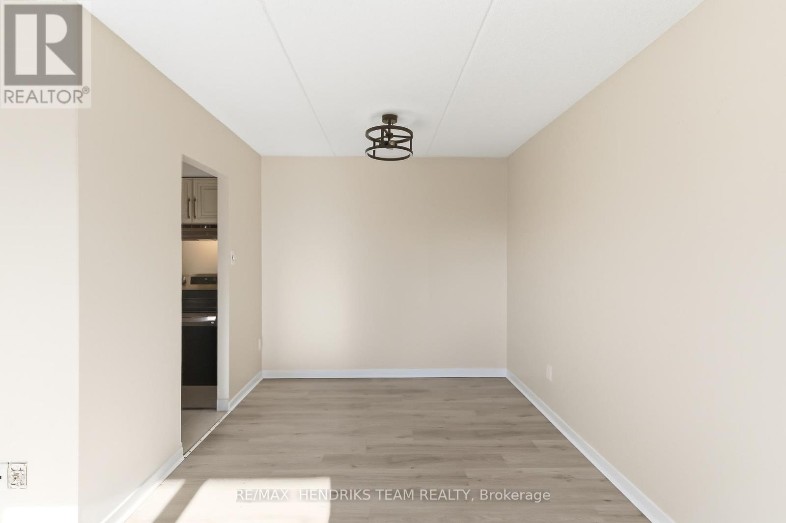 417 - 196 Scott Street, St. Catharines, Ontario  L2N 5T2 - Photo 12 - X12566534