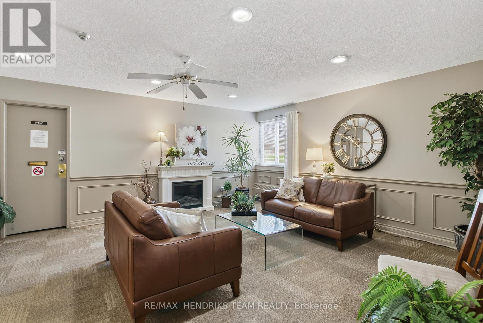 417 - 196 Scott Street, St. Catharines, Ontario  L2N 5T2 - Photo 3 - X12566534