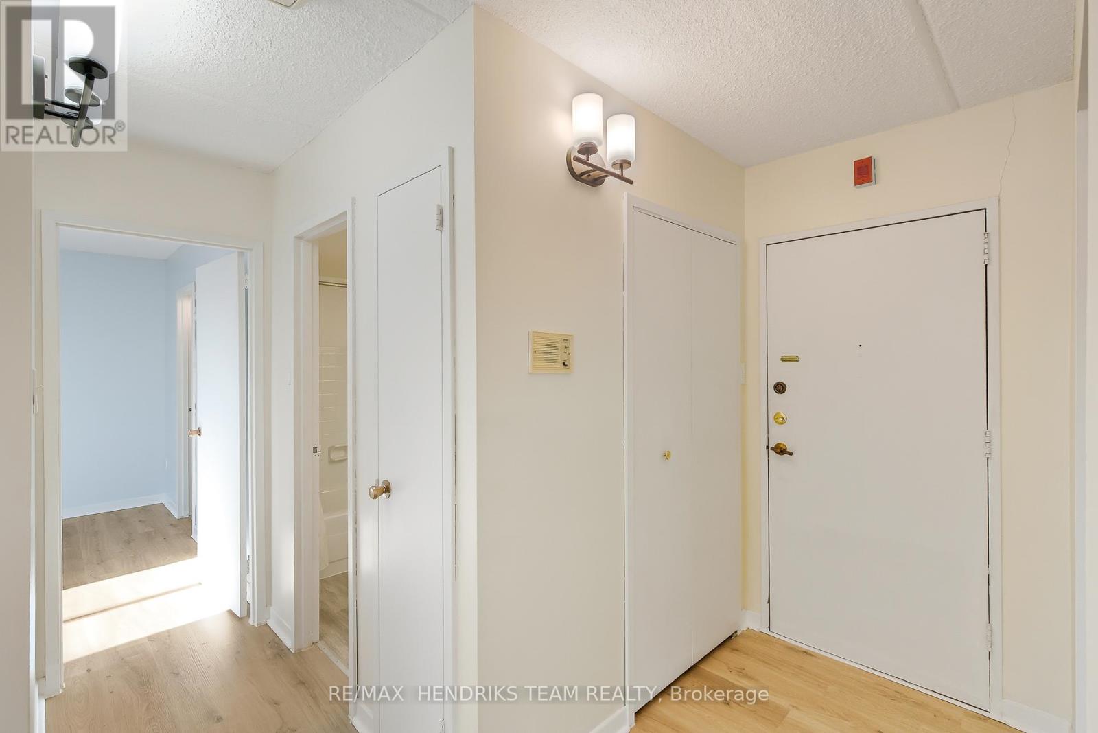 417 - 196 Scott Street, St. Catharines, Ontario  L2N 5T2 - Photo 5 - X12566534