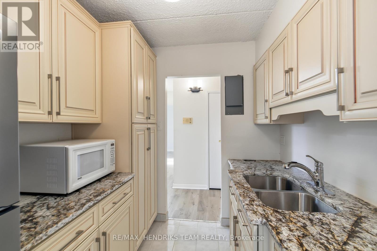 417 - 196 Scott Street, St. Catharines, Ontario  L2N 5T2 - Photo 8 - X12566534