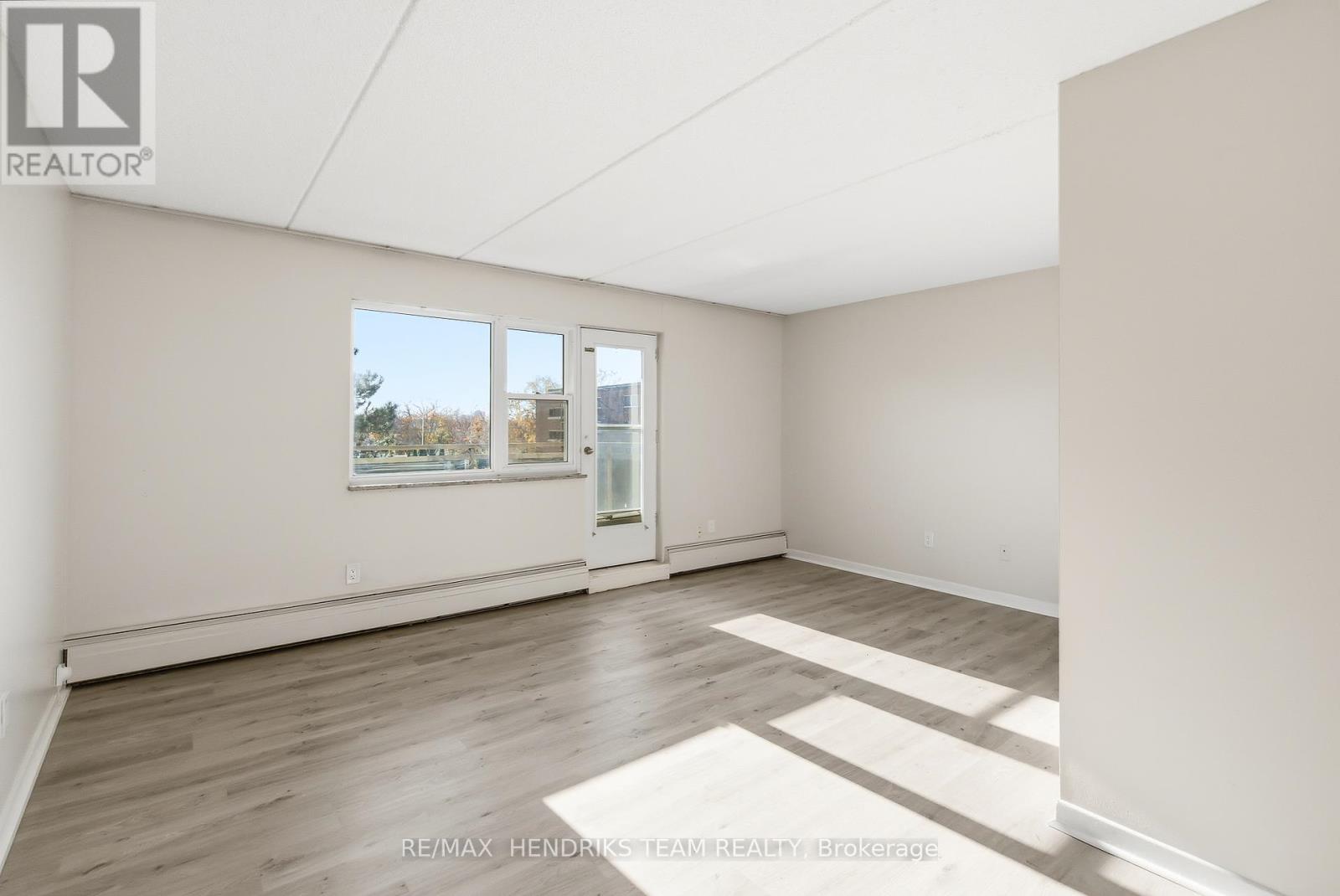 417 - 196 Scott Street, St. Catharines, Ontario  L2N 5T2 - Photo 9 - X12566534