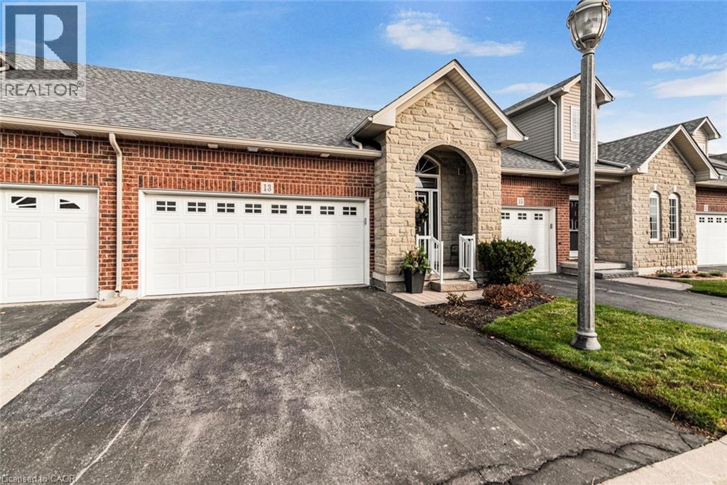13 MULLIGAN Trail, Hamilton, Ontario