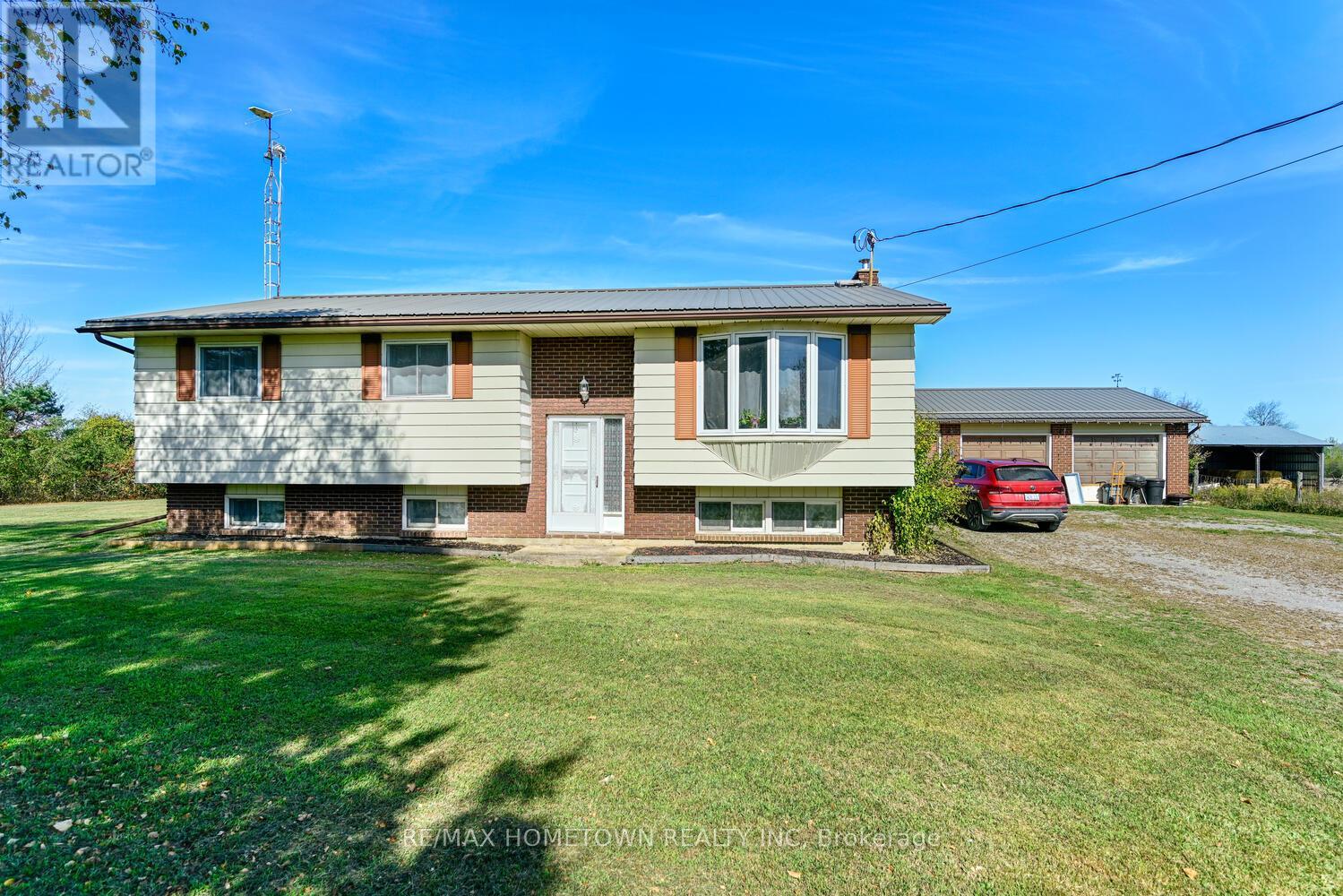 11928 Rocksprings Road, Elizabethtown-Kitley, Ontario K0G 1R0 - Photo 3 - X12566616