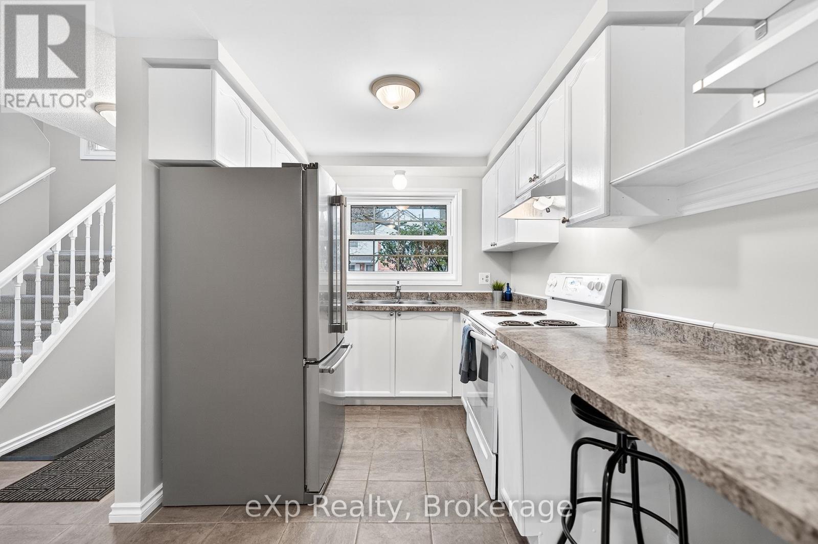 75 - 129 Victoria Road N, Guelph, Ontario N1E 6V4 - Photo 11 - X12566456