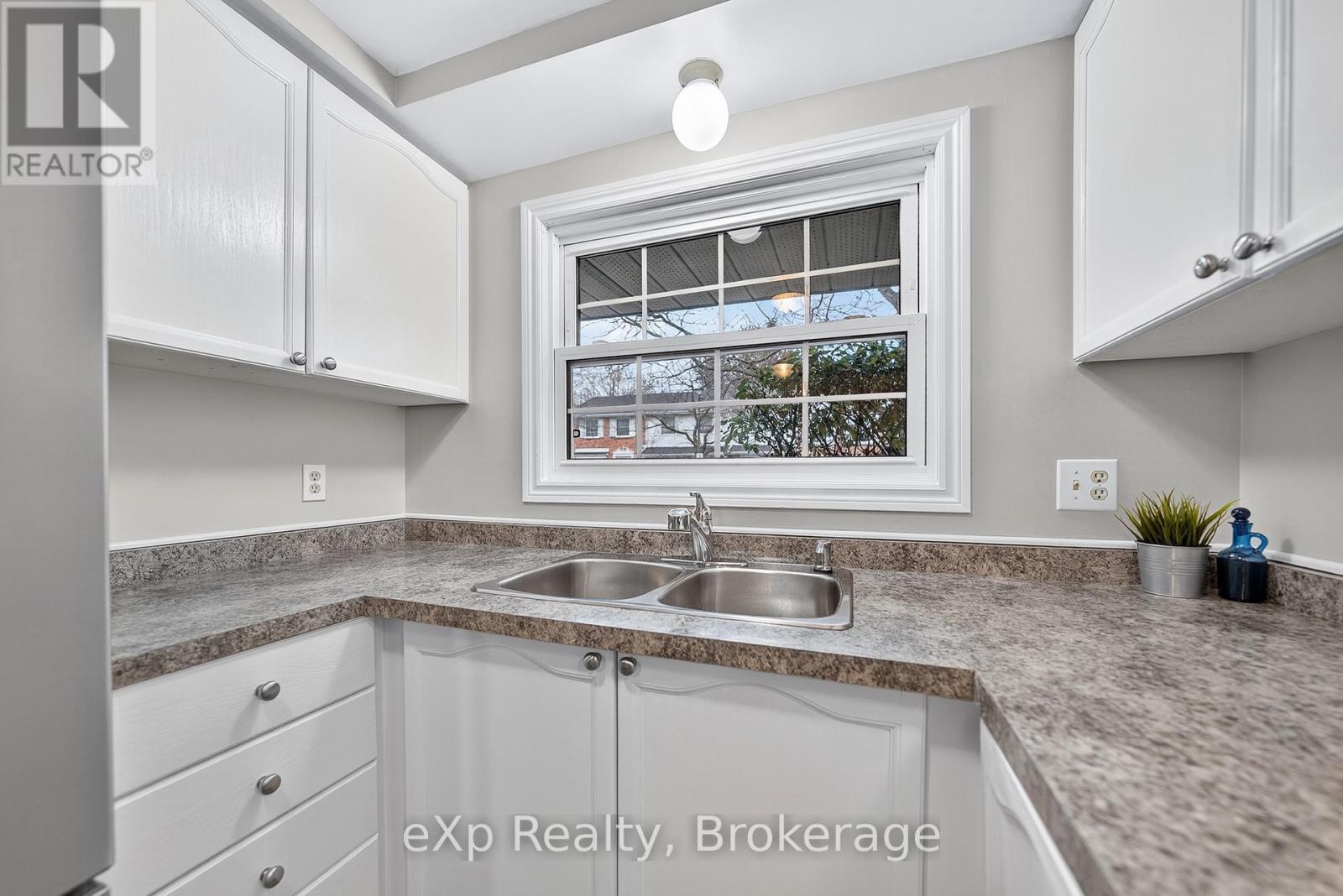 75 - 129 Victoria Road N, Guelph, Ontario N1E 6V4 - Photo 14 - X12566456