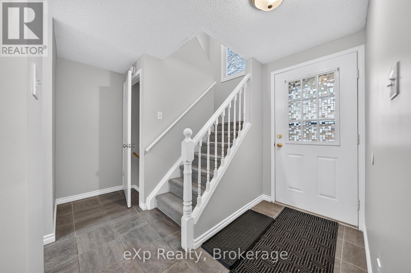 75 - 129 Victoria Road N, Guelph, Ontario N1E 6V4 - Photo 3 - X12566456