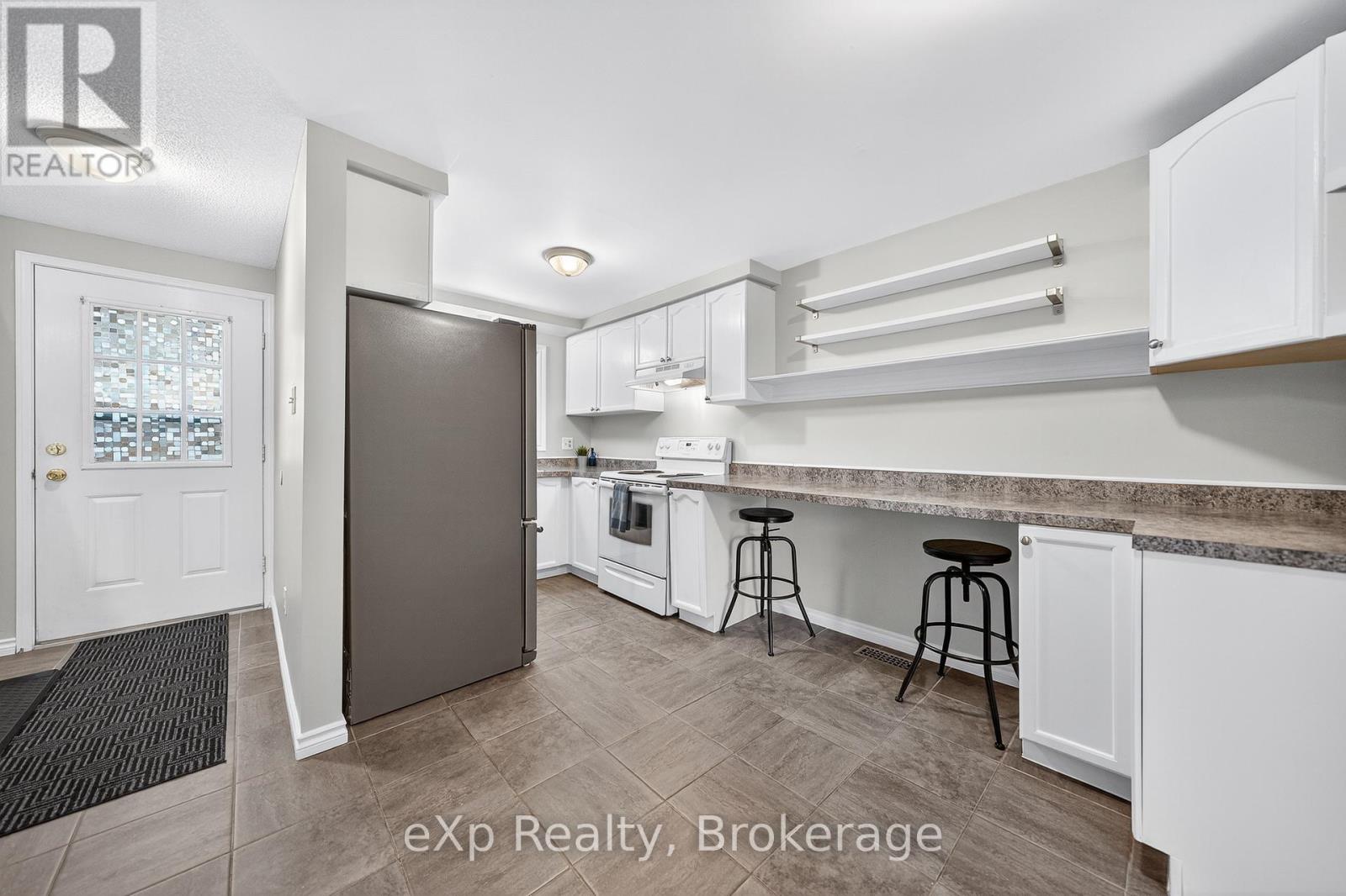 75 - 129 Victoria Road N, Guelph, Ontario N1E 6V4 - Photo 9 - X12566456