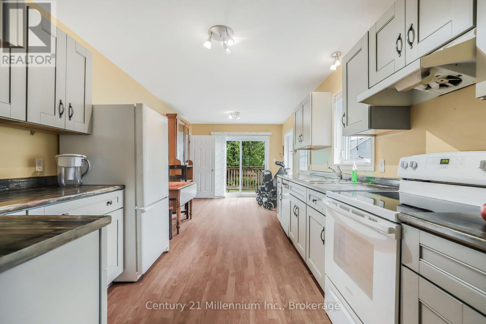 359 High Street, Saugeen Shores, Ontario  N0H 2L0 - Photo 15 - X12566464