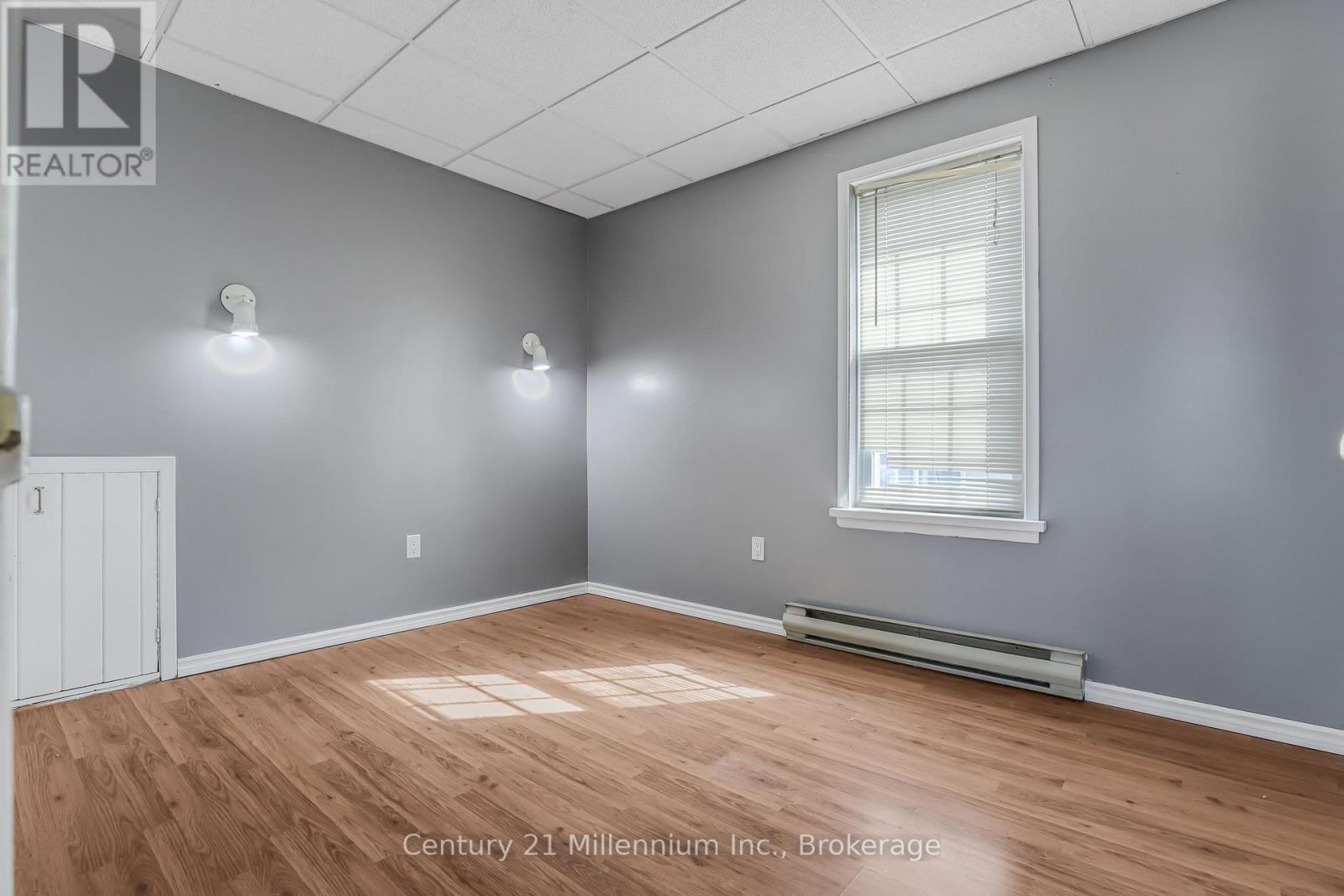 228 Palmerston Street, Saugeen Shores, Ontario N0H 2L0 - Photo 11 - X12566472