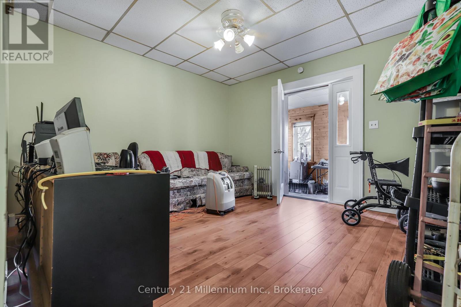 228 Palmerston Street, Saugeen Shores, Ontario N0H 2L0 - Photo 15 - X12566472