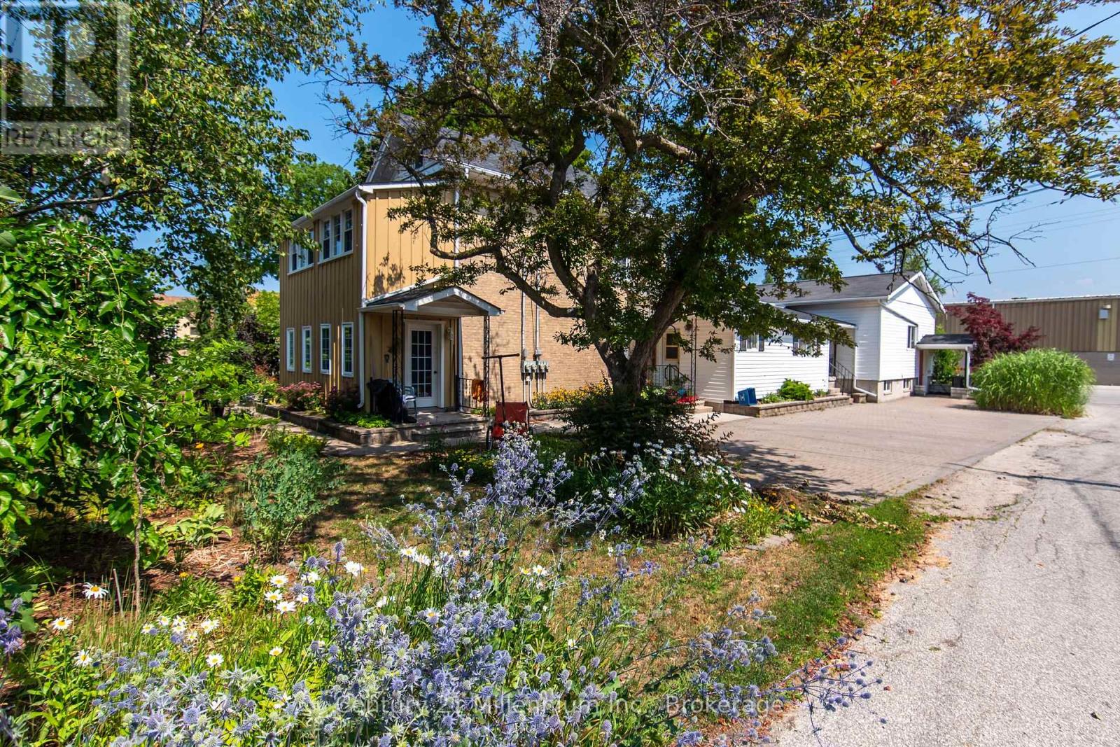 228 Palmerston Street, Saugeen Shores, Ontario N0H 2L0 - Photo 2 - X12566472