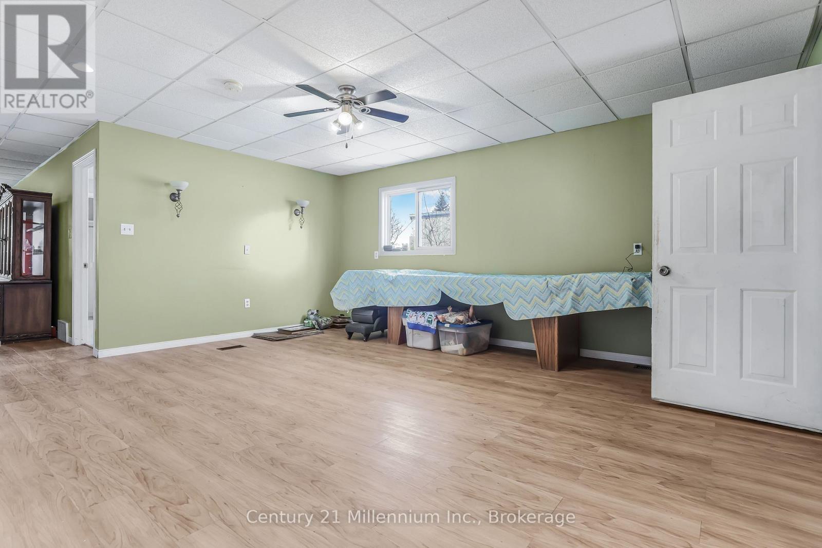 228 Palmerston Street, Saugeen Shores, Ontario N0H 2L0 - Photo 32 - X12566472