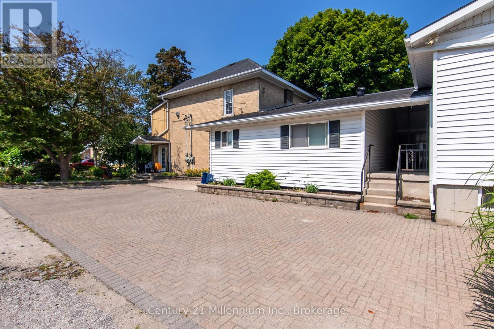228 Palmerston Street, Saugeen Shores, Ontario N0H 2L0 - Photo 4 - X12566472