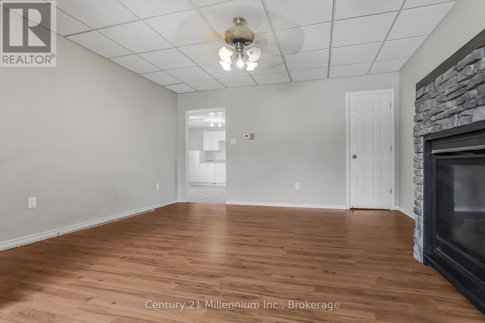 228 Palmerston Street, Saugeen Shores, Ontario N0H 2L0 - Photo 7 - X12566472