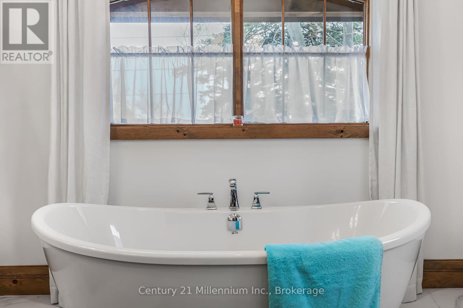 166 Clarendon Street, Saugeen Shores, Ontario N0H 2L0 - Photo 31 - X12566478