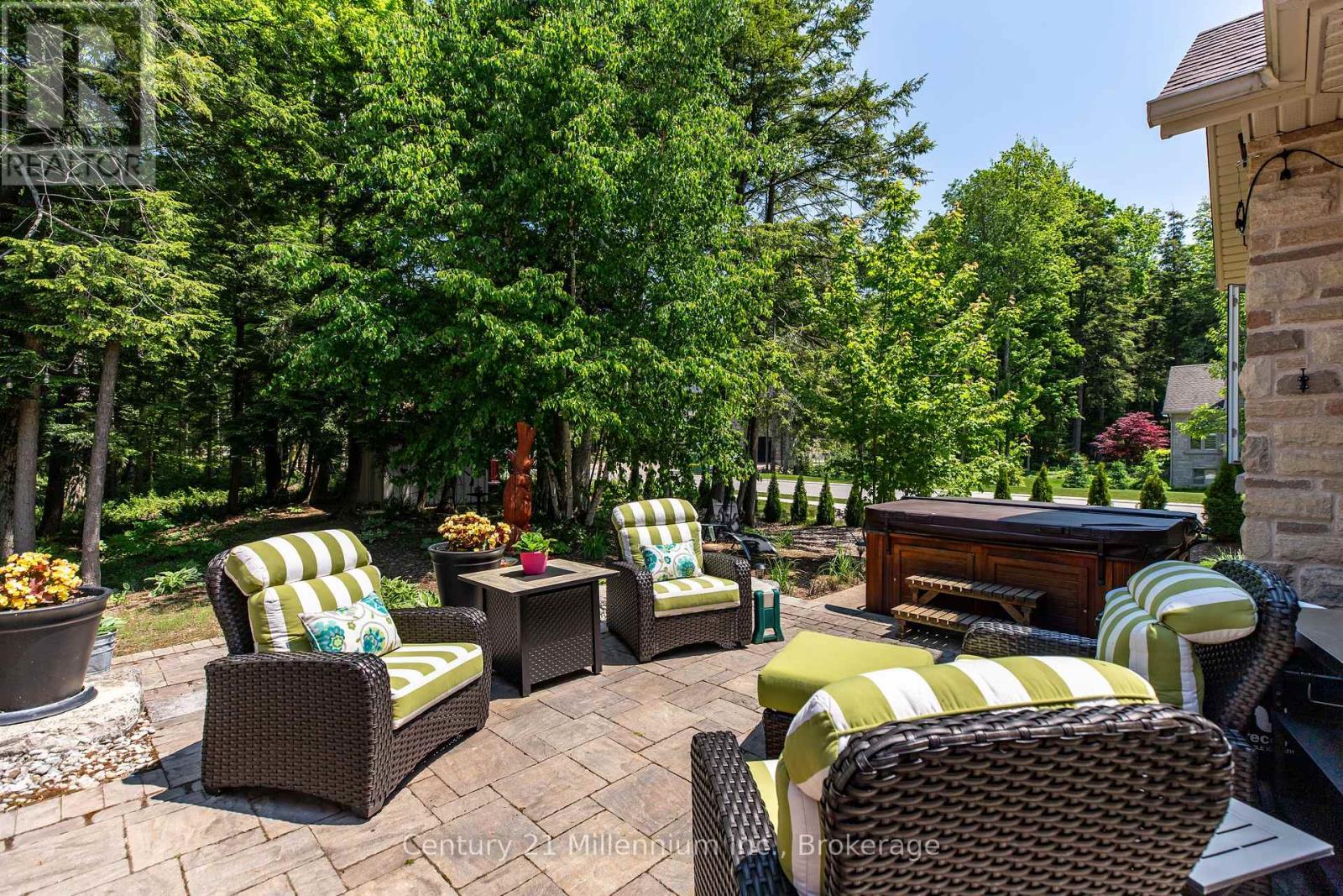 27 Carter Drive, Saugeen Shores, Ontario N0H 2C6 - Photo 4 - X12566598