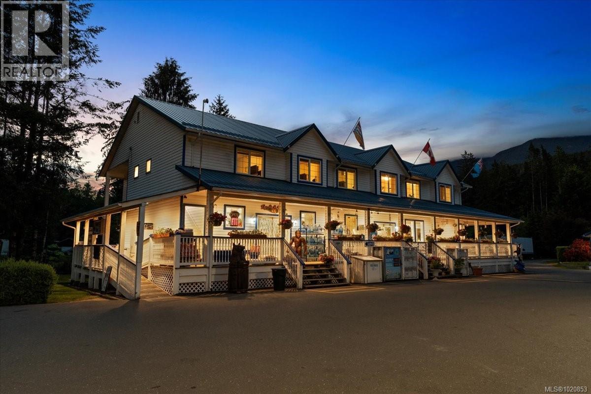 1546 Sayward Rd, Sayward, British Columbia  V0P 1R0 - Photo 2 - 1020853