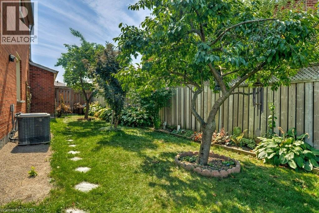 5255 Tagish Court, Mississauga, Ontario  L5R 2N6 - Photo 4 - 40789813