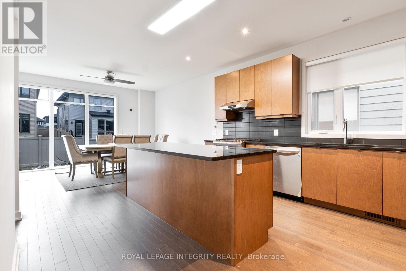 532 Tenor Ridge, Ottawa, Ontario  K4M 0P9 - Photo 3 - X12503316