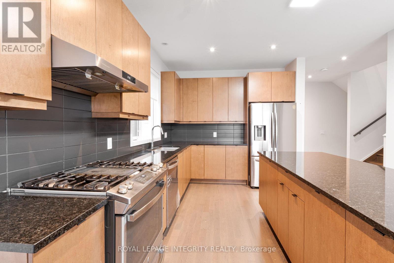 532 Tenor Ridge, Ottawa, Ontario  K4M 0P9 - Photo 5 - X12503316